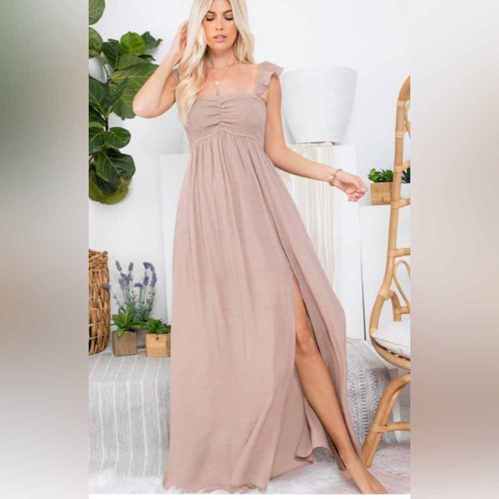 Vici‎ ( Aakaa)  Beige Maxi Dress size Small NWT